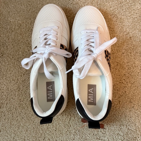 NWT Mia leopard accent women's sneakers - Picture 1 of 5